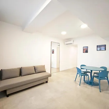 Pietra * Bari