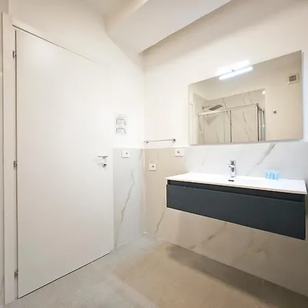Pietra * Bari
